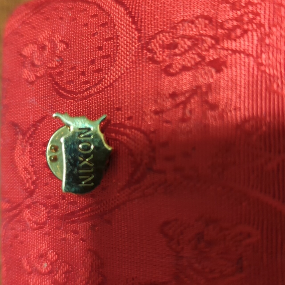 Vgt Nixon pin